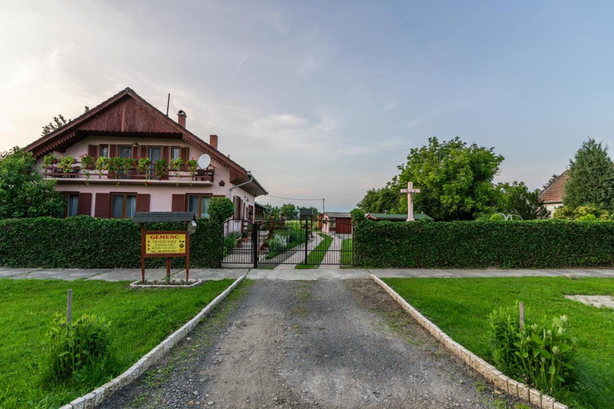 Gemenc Vendeghaz Hotel Hercegszanto Exterior photo